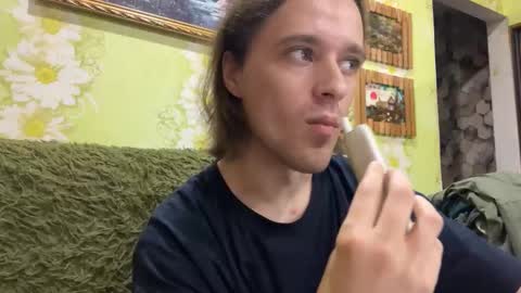 Snapshot of eric_blond chatting on October 8, 6:49 pm Eric online show from October 8, 6:49 pm