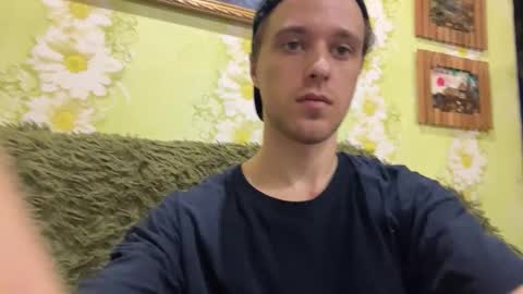 Snapshot of eric_blond chatting on October 9, 1:53 pm Eric online show from October 9, 1:53 pm