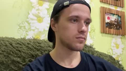 Snapshot of eric_blond chatting on October 10, 3:44 pm Eric online show from October 10, 3:44 pm