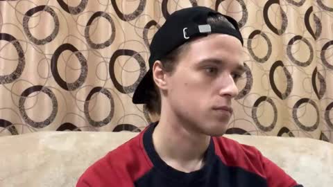 Snapshot of eric_blond chatting on October 12, 5:12 pm Eric online show from October 12, 5:12 pm