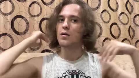 Snapshot of eric_blond chatting on October 13, 6:52 pm Eric online show from October 13, 6:52 pm