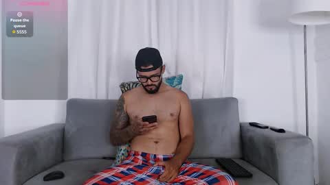 Snapshot of eric_evans1 chatting on September 19, 3:19 am Eric Evans online show from September 19, 3:19 am