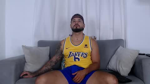 Snapshot of eric_evans1 chatting on October 15, 4:45 am Eric Evans online show from October 15, 4:45 am