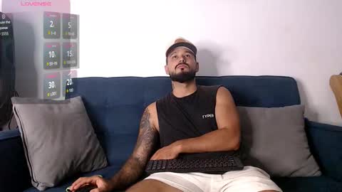 Snapshot of eric_evans1 chatting on October 29, 3:53 am Eric Evans online show from October 29, 3:53 am