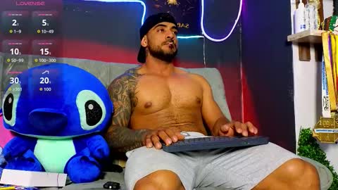 Snapshot of eric_harrison1 chatting on February 2, 10:41 pm Brayan online show from February 2, 10:41 pm