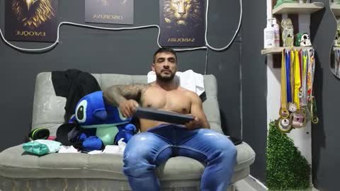 Snapshot of eric_harrison1 chatting on February 21, 12:44 am Brayan online show from February 21, 12:44 am