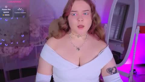 erica_love_ online show from November 9, 8:40 pm