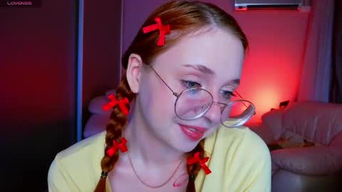 Snapshot of erica_nelson chatting on May 17, 1:25 am Erica 3 online show from May 17, 1:25 am