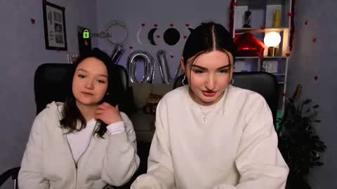 Snapshot of erica_star chatting on February 16, 1:18 pm erica_star online show from February 16, 1:18 pm