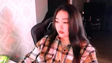 Erica Wayne online show from December 15, 1:32 am