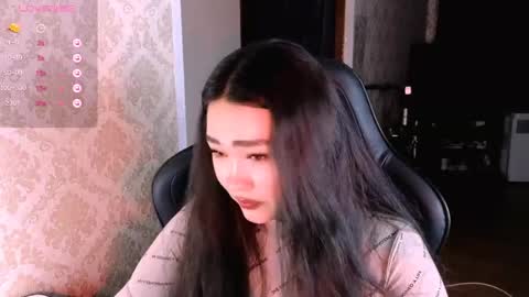 Erica Wayne online show from April 18, 7:07 pm