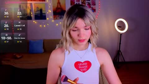 Snapshot of erica_winterr chatting on February 9, 6:54 am Erica Winterr online show from February 9, 6:54 am