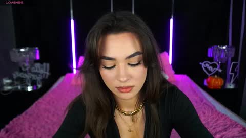 Erica online show from November 10, 3:00 pm