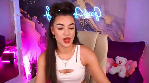 Snapshot of ericasin chatting on July 28, 1:32 pm Erica online show from July 28, 1:32 pm