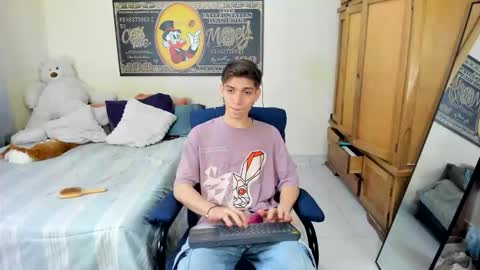 erick_de_rossee online show from December 18, 6:47 pm