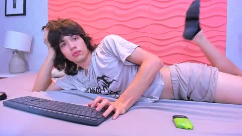 erick_ferrer online show from April 6, 7:37 pm