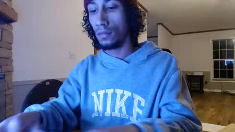 Snapshot of erick_martinezz chatting on February 28, 2:45 am erick online show from February 28, 2:45 am