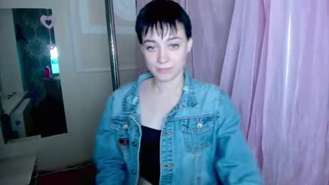 Ericka online show from November 27, 3:25 pm