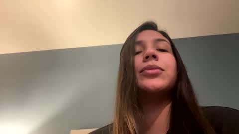 ErickaVee online show from December 4, 7:17 am