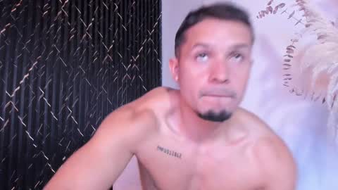 Erick online show from December 17, 3:28 pm