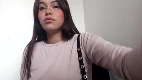 Snapshot of erika_depp chatting on December 12, 5:48 pm Erika online show from December 12, 5:48 pm