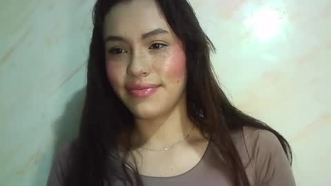 Snapshot of erika_depp chatting on April 24, 6:43 pm Erika online show from April 24, 6:43 pm