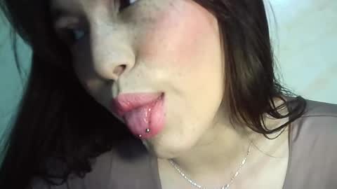Snapshot of erika_depp chatting on May 3, 2:06 am Erika online show from May 3, 2:06 am