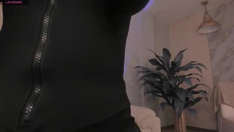 Erika Benz online show from September 28, 12:10 pm