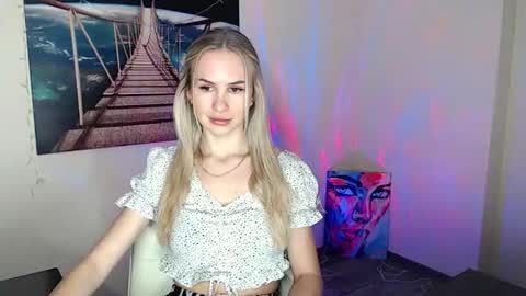 Snapshot of erikagavin chatting on October 15, 11:43 am Erika online show from October 15, 11:43 am