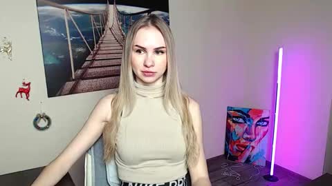 Snapshot of erikagavin chatting on January 16, 12:53 pm Erika online show from January 16, 12:53 pm