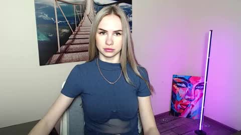 Snapshot of erikagavin chatting on April 22, 11:56 am Erika online show from April 22, 11:56 am