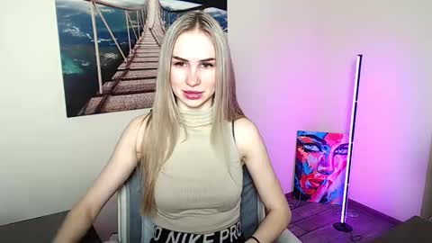Snapshot of erikagavin chatting on April 23, 12:15 pm Erika online show from April 23, 12:15 pm