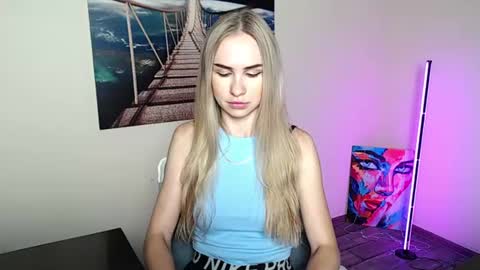 Snapshot of erikagavin chatting on June 24, 11:42 am Erika online show from June 24, 11:42 am