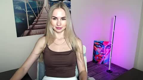 Snapshot of erikagavin chatting on June 25, 11:48 am Erika online show from June 25, 11:48 am