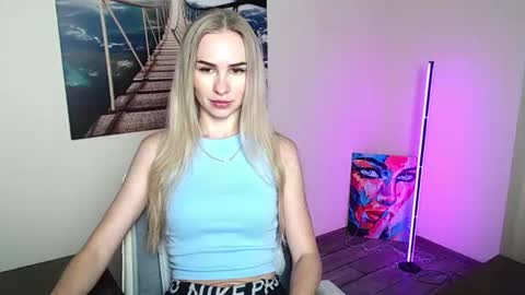 Snapshot of erikagavin chatting on June 29, 11:54 am Erika online show from June 29, 11:54 am