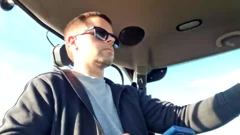 Snapshot of erikanoz chatting on October 18, 1:23 pm boyohboy online show from October 18, 1:23 pm