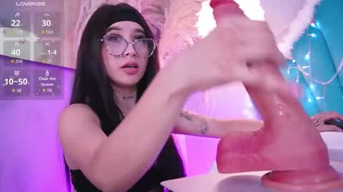 Eri  online show from December 4, 9:23 pm