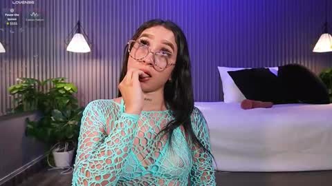 Eri  online show from February 9, 8:24 pm