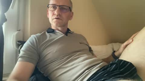 erikwant2 online show from July 10, 10:51 am