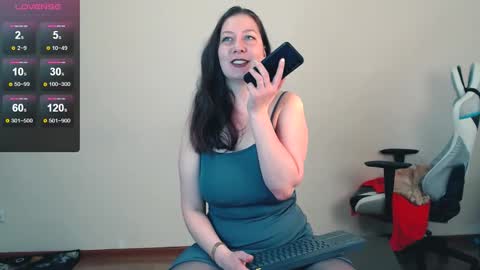 erin and johnny online show from December 14, 11:59 am