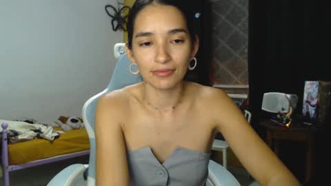 erina_1 online show from December 7, 1:25 am