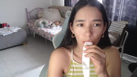 erina_1 online show from May 6, 6:02 pm