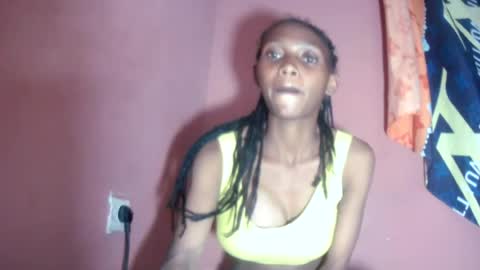 erinah05 online show from August 9, 6:35 pm