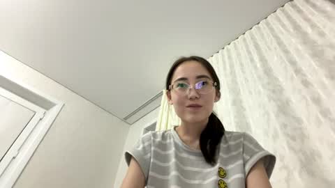 Snapshot of erinnthurmond chatting on July 1, 9:25 pm Luna online show from July 1, 9:25 pm