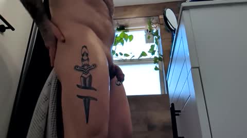 Hmmmhmmmm online show from March 9, 8:46 pm