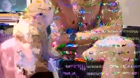 erniemac1 online show from February 12, 10:38 pm