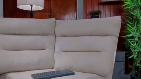 Snapshot of eros_becker_ chatting on April 25, 4:15 am eros_becker_ online show from April 25, 4:15 am