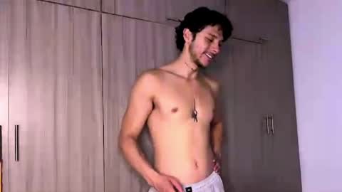 Snapshot of erosdominant_ chatting on May 10, 3:55 am erosdominant_ online show from May 10, 3:55 am