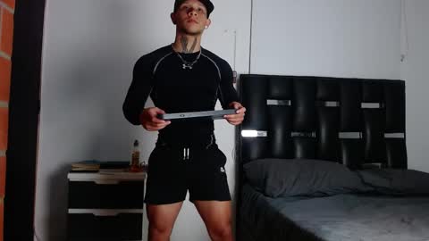 Snapshot of erosscott chatting on May 13, 12:08 am Eros online show from May 13, 12:08 am