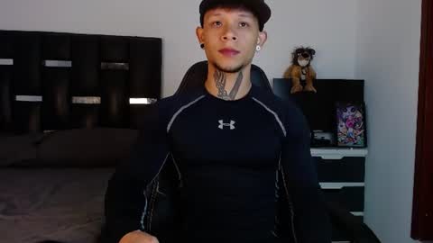Snapshot of erosscott chatting on July 6, 1:24 am Eros online show from July 6, 1:24 am